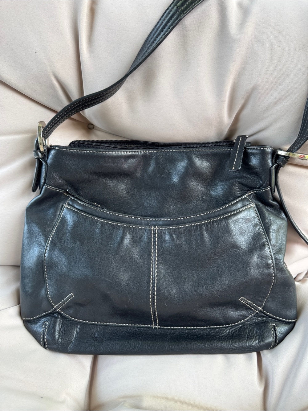 Clarks Black Leather Shoulder Bag with Contrast Stitching